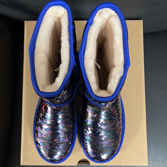 UGG Classic Short Sequins - Picture 6 of 8